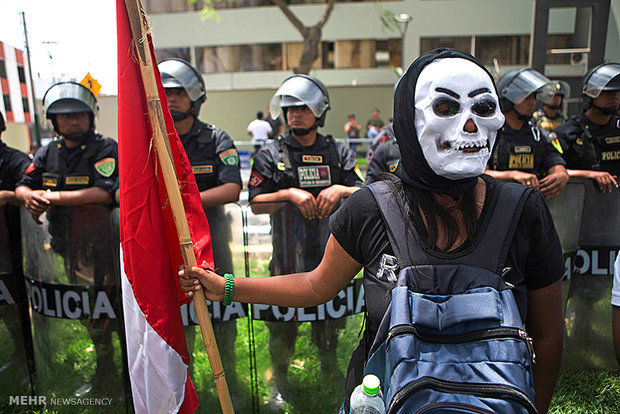 عکس/اعتراض مردم پرو به TPP در لیما