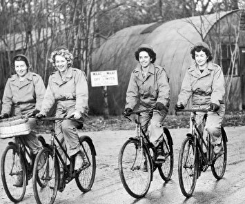 تصاویر / ماجرای جالب دوچرخه‌سوار‌های جنگ جهانی دوم