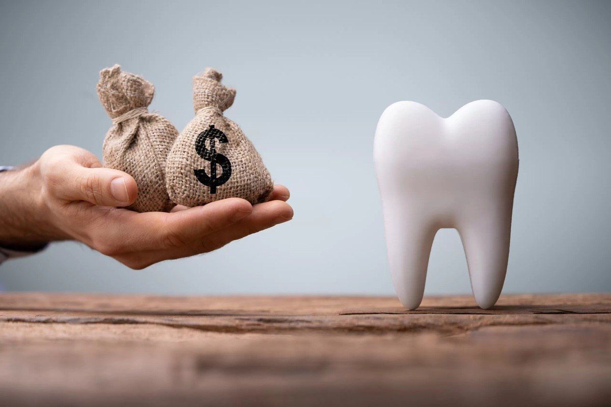 رئیس جامعه دندانپزشکی ایران: 
هزینه‌های دندانپزشکی گران نیست، درآمد مردم کم است/قدرت خرید مردم افزایش یابد تا خدمات بهتری دریافت کنند!