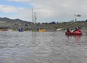 تصاویر / حیات و سرزندگی به دریاچه ارومیه بازگشت / رونق قایق سواری در دریاچه ارومیه